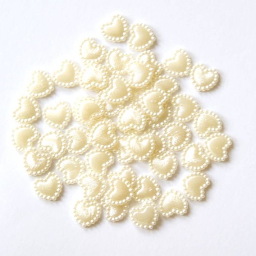 Półperełki serduszka 10mm 50szt. KREMOWE