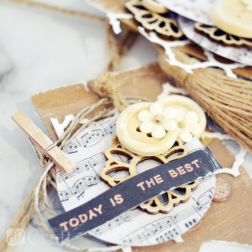 Praca wykorzystująca klamerki drewniane