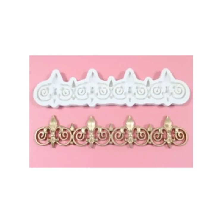 Barokowy Ornament z Lilijkami