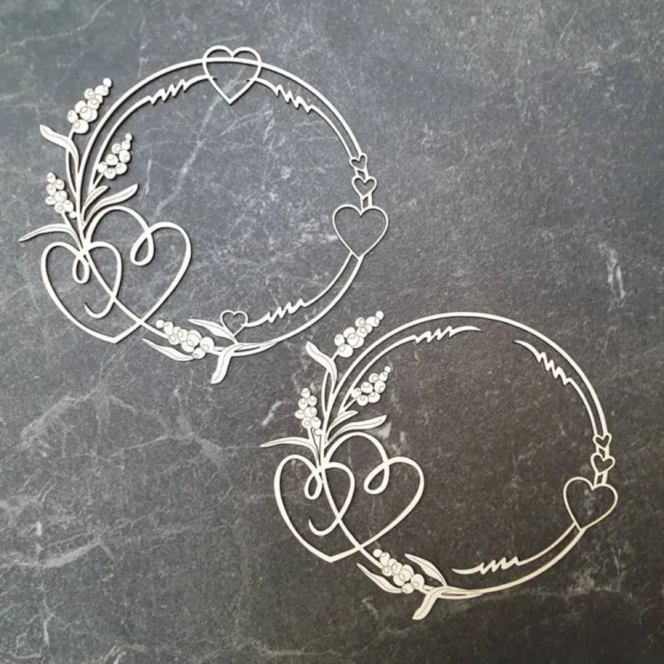 Ramki ślubne z serduszkami - tekturka ozdobna