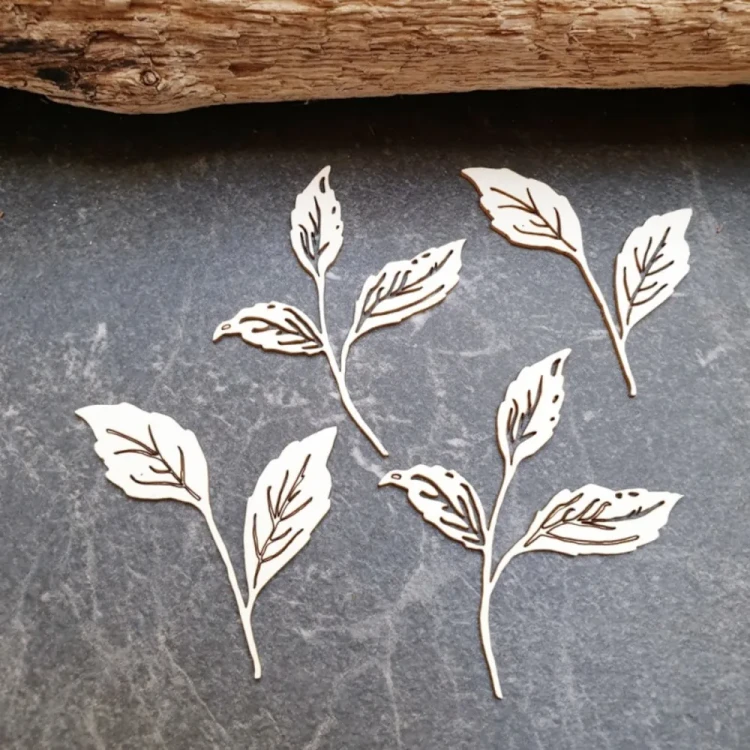 Różane listeczki - tekturka ozdobna