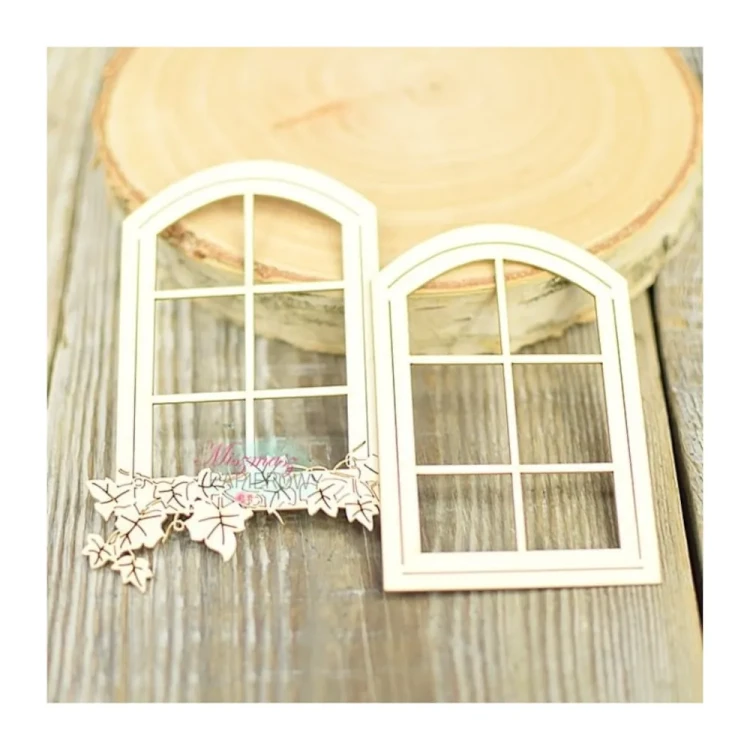 Okno z bluszczem na parapecie - tekturka ozdobna