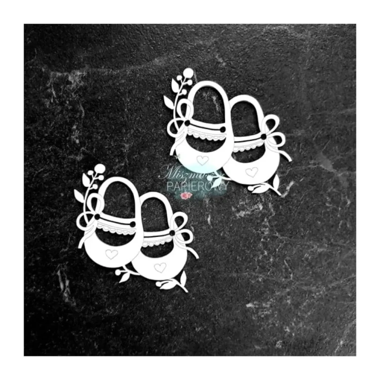 Buciki dziecięce – tekturka ozdobna