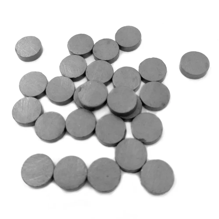 Magnesy czarne ferrytowe 10x3 mm 26 sztuk