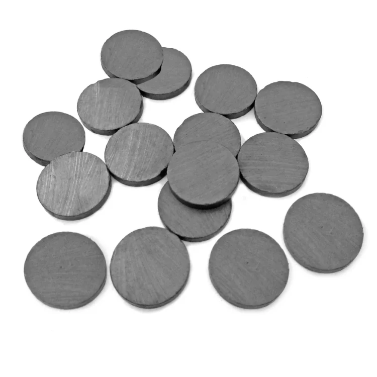 Magnesy czarne ferrytowe 16x3 mm 16 sztuk