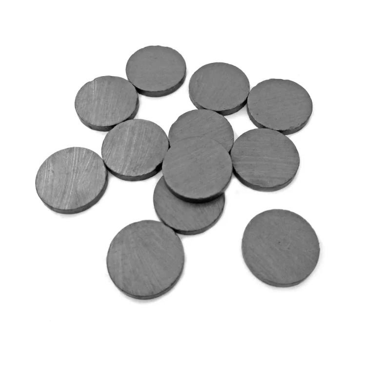 Magnesy czarne ferrytowe 20x3 mm 12 sztuk