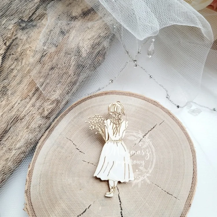 Dziewczynka z Bukietem Kwiatów Miszmasz Papierowy