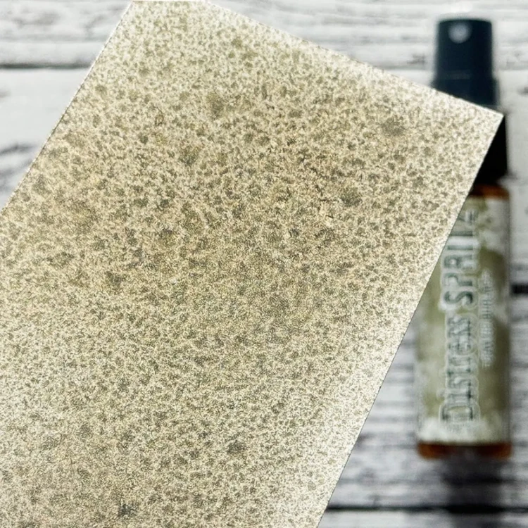 TDU86321_DistressSpritz_FrayedBurlap_02_1a7a78fa-b4d4-4f54-971d-c3034f2942d0.webp
