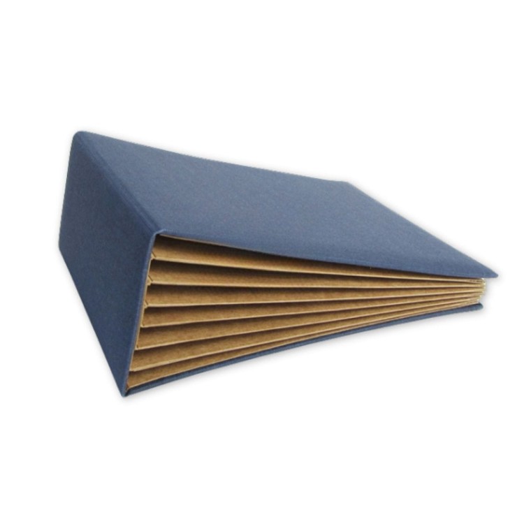 Album Bazyliszek Granatowy 6 kart 18x13,2 cm