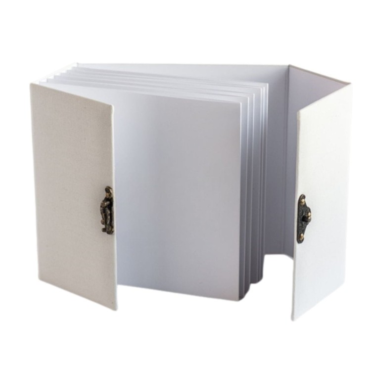 Album Bazyliszek Biały z Zapięciem 6 kart 16,2x16,5 cm