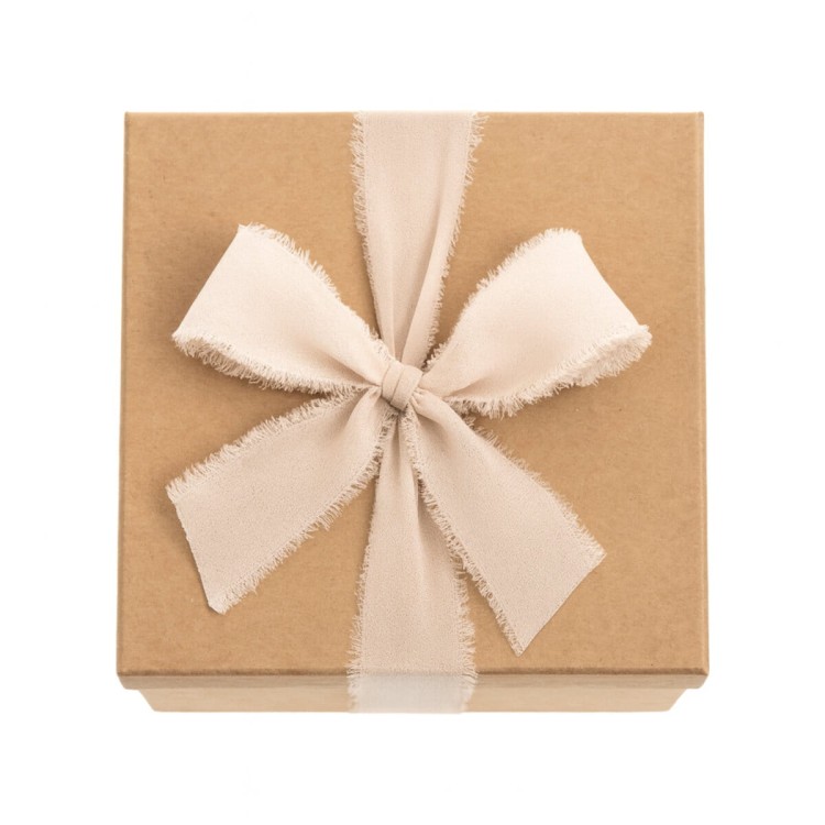 Tasiemki szyfonowe to idealny sposób na stylowe pakowanie prezentów