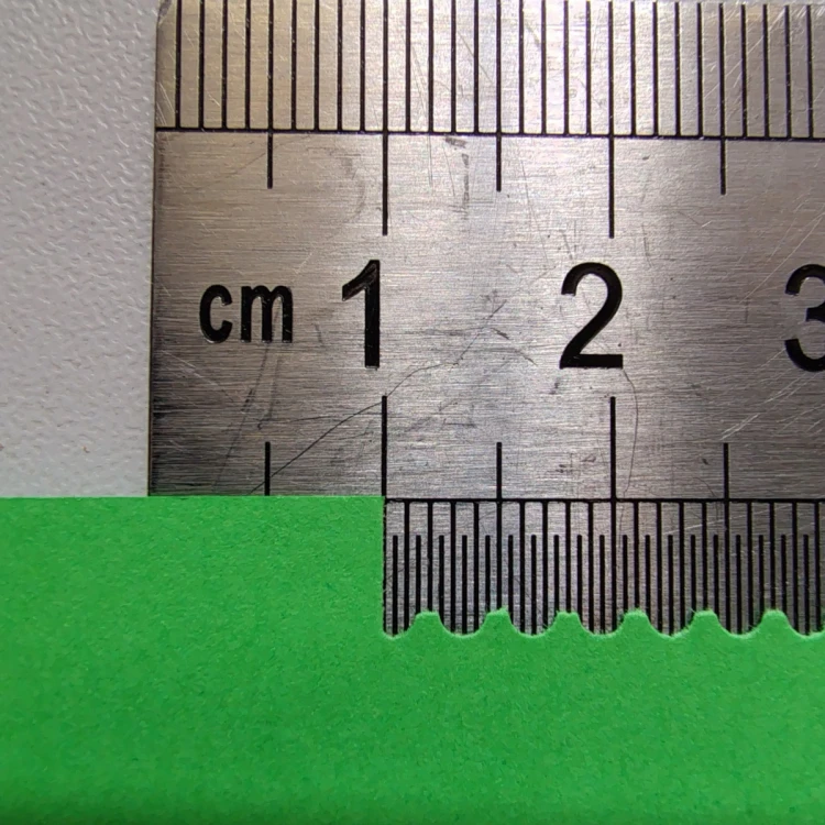 Szerokość ząbków ~2 mm