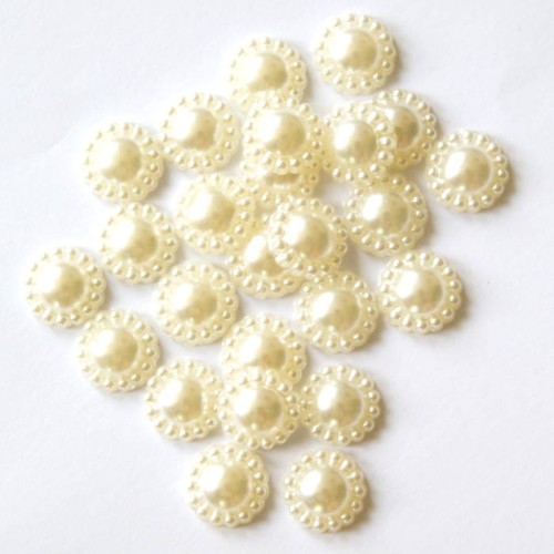 Półperełki 13mm 25szt. KREMOWE